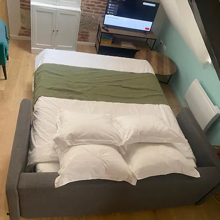 Le Papillon Bleu アパート *